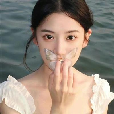 窗外有蓝天